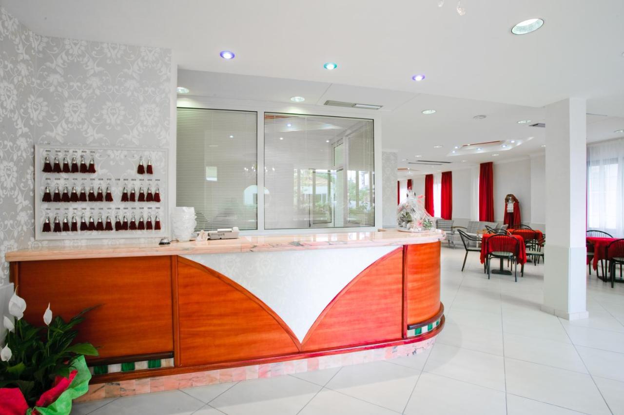 Hotel Le Lune Gatteo a Mare Dış mekan fotoğraf