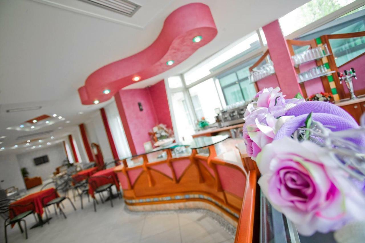 Hotel Le Lune Gatteo a Mare Dış mekan fotoğraf